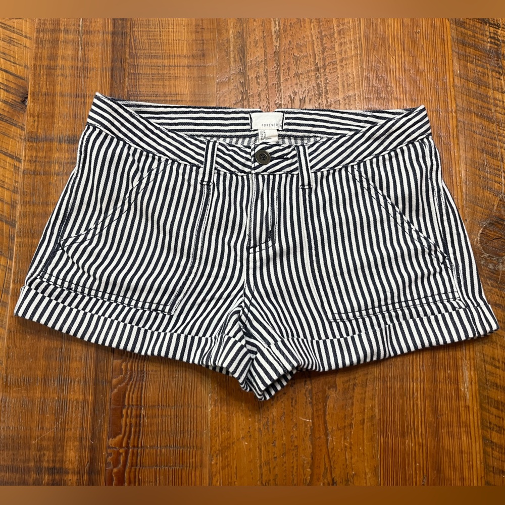 Forever 21 Navy & White Striped Cuffed Shorts, Size 27